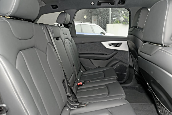 2026 Audi Q7 4M TFSI 250kW S line SUV image 9