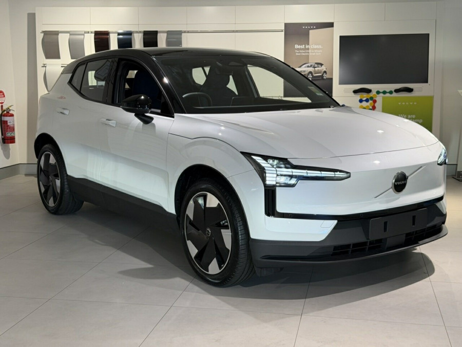 2026 Volvo EX30  Single Motor Extended Range Plus SUV Image 17