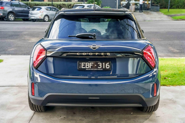 2025 MINI Cooper F65 C Favoured Hatch image 4