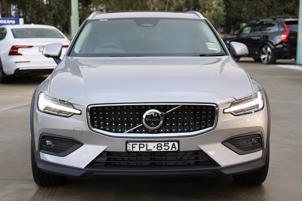 2024 Volvo V60 Cross Country Z Series Ultimate B5 Bright Wagon Image 3