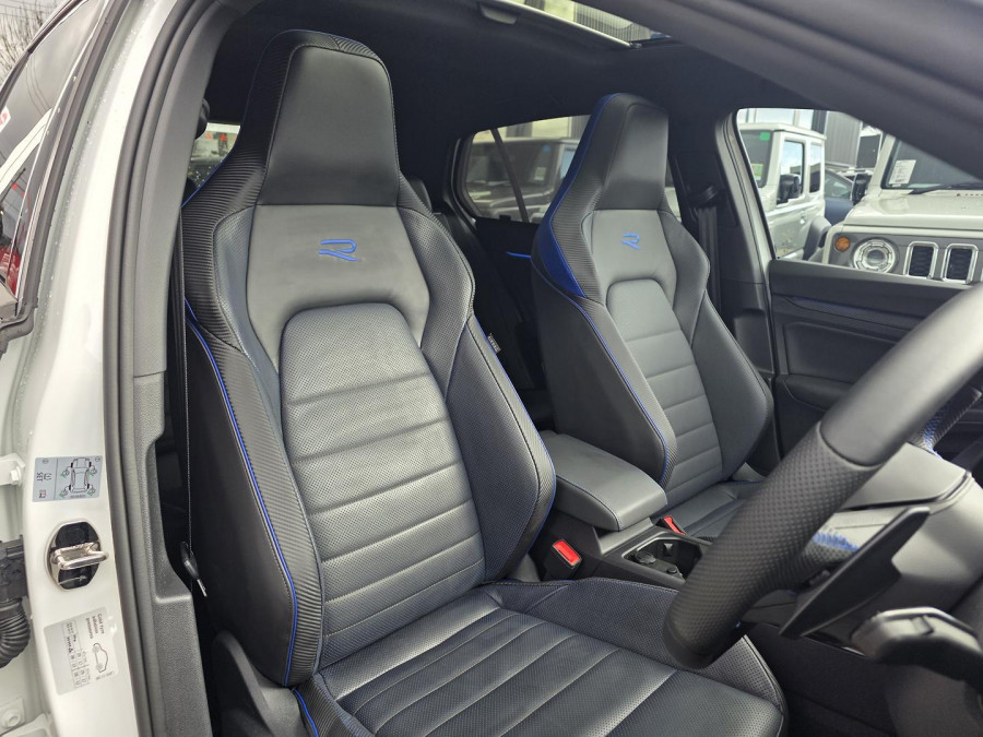 2023 Volkswagen Golf 8 R Hatch Image 13