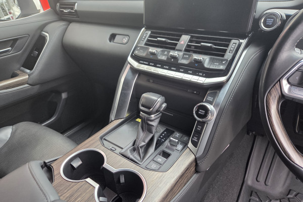 2024 Toyota LandCruiser FJA300R VX SUV Image 21