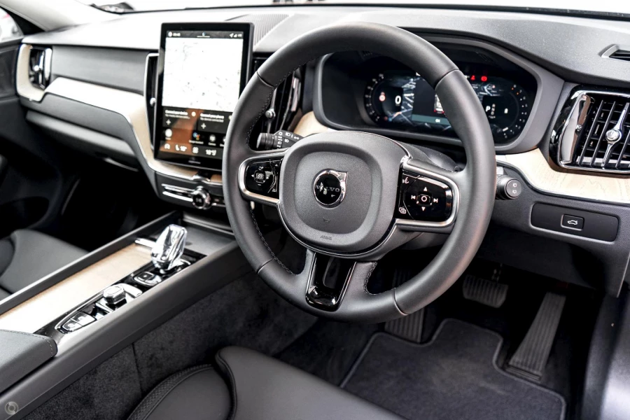 2026 Volvo XC60 UZ Plus B5 Bright SUV Image 5