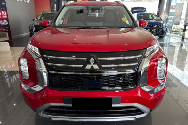 2025 Mitsubishi Outlander ZM LS SUV Image 2
