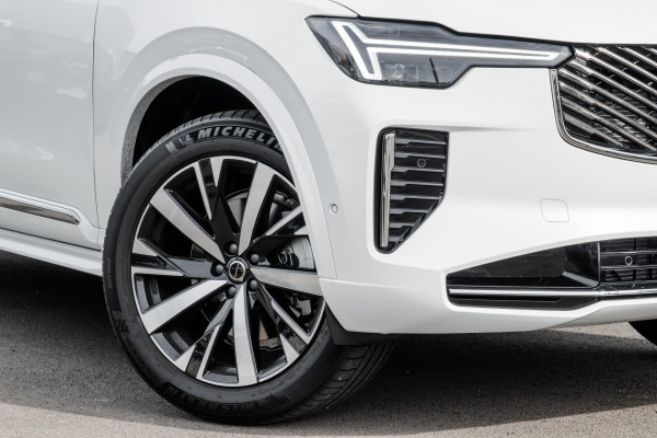 2026 Volvo XC90 L Series Plus B5 Bright SUV Image 6