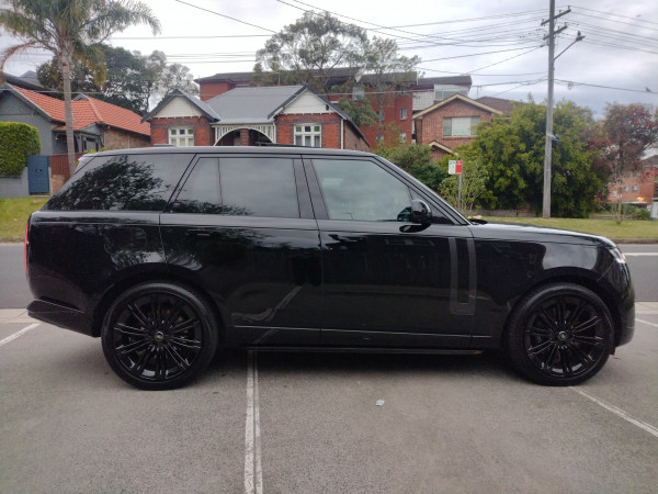2023 Land Rover Range Rover L460 P530 Autobiography SUV image 2