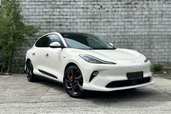 2026 MY25 MG IM6 S12L Platinum SUV