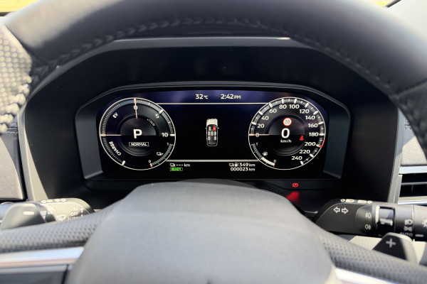 2025 MY24 Mitsubishi Outlander ZM PHEV Exceed SUV Image 13