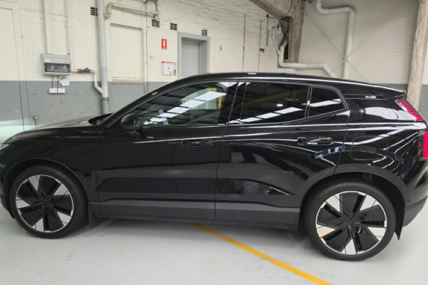 2025 Volvo EX30  Twin Motor Performance Ultra SUV Image 9