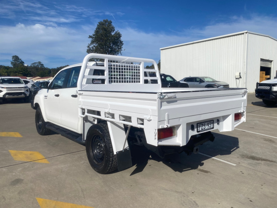 2018 Toyota HiLux  SR Double Cab Pick Up Image 5