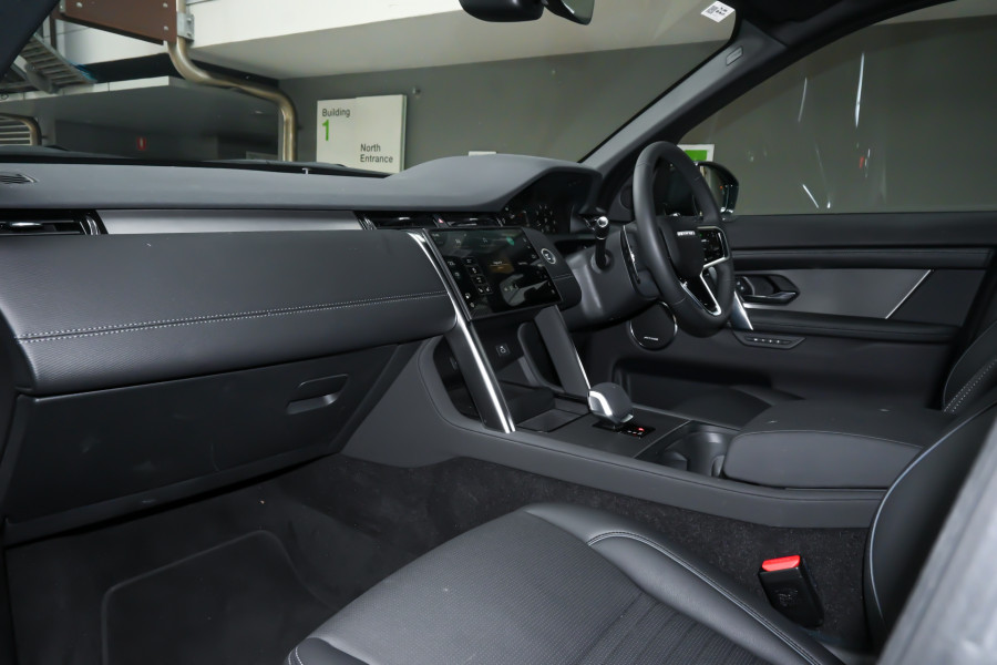 2025 MY25.5 Land Rover Discovery Sport L550 P250 Dynamic SE SUV