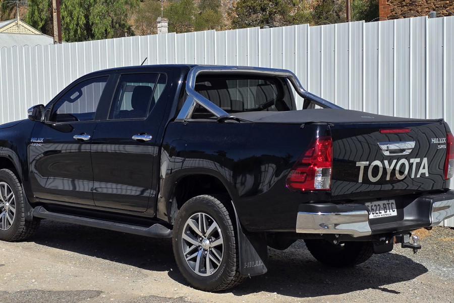 2017 Toyota HiLux  SR5 Double Cab Pick Up Image 7