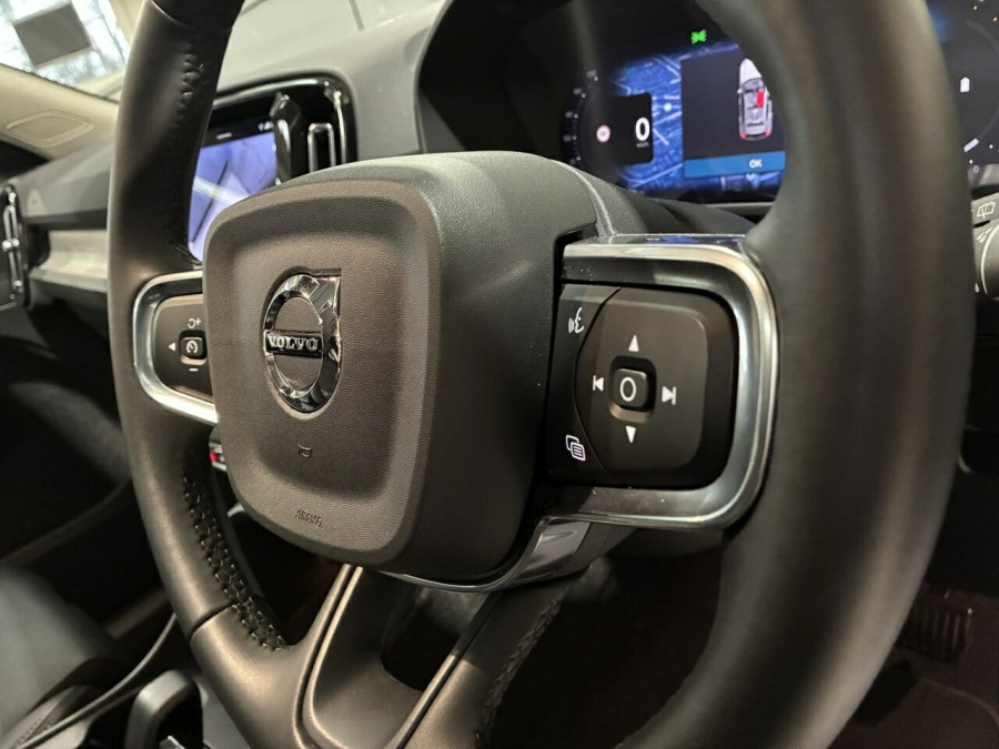 2025 Volvo XC40 XZ Plus B4 SUV Image 13