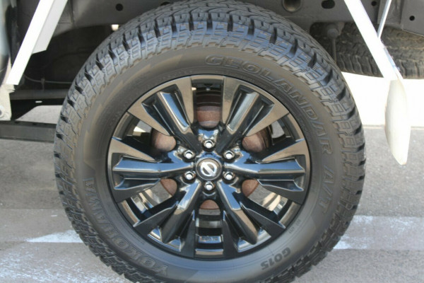 2018 Nissan Navara D23 Series 3 ST-X King Cab Pickup Image 14