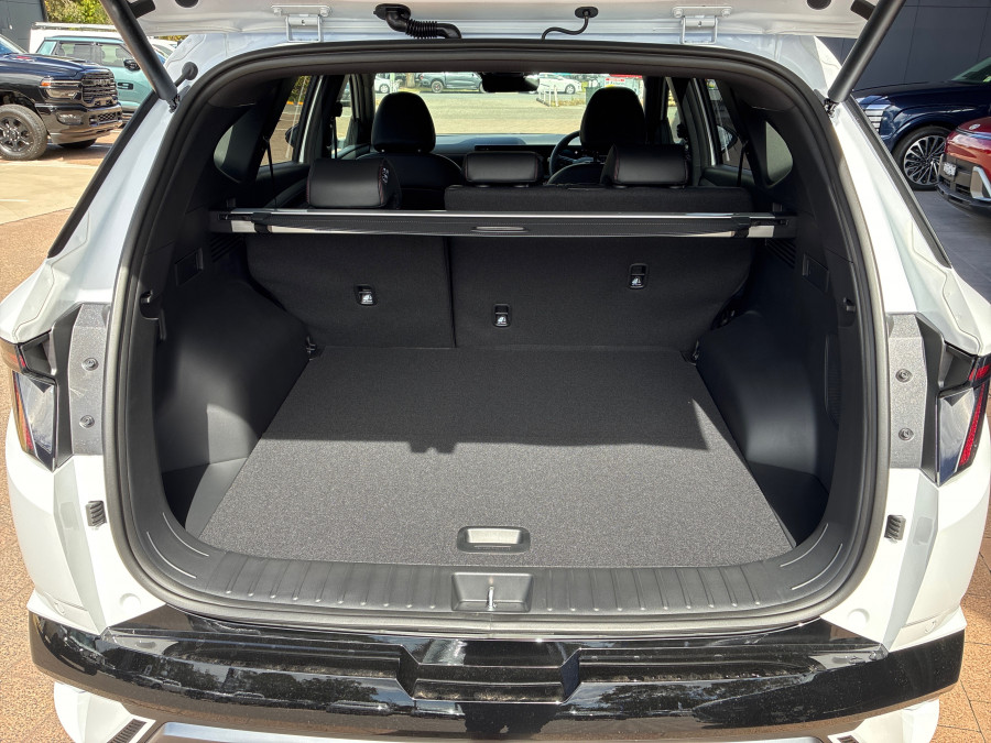 2026 Hyundai Tucson NX4.V4 Hybrid Premium N Line SUV Image 13
