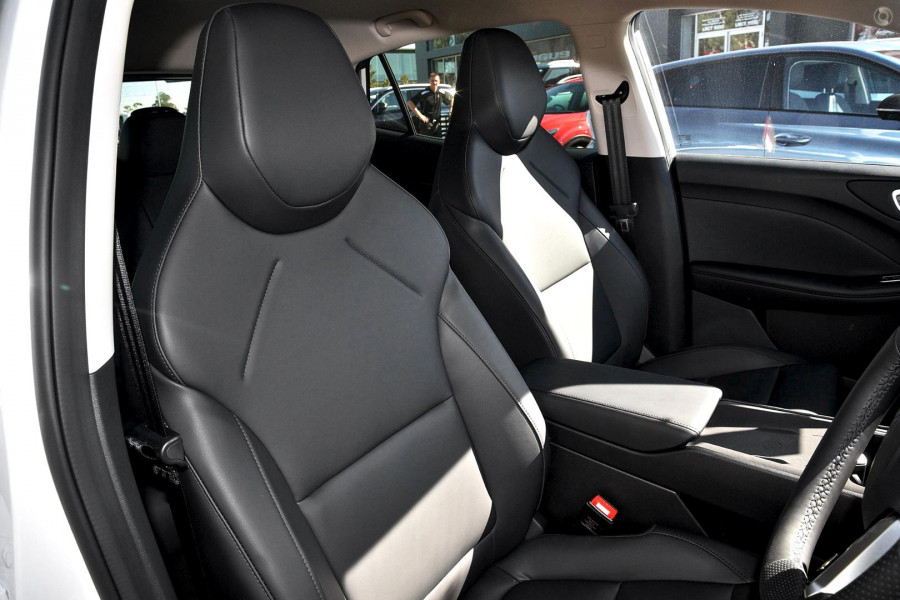 2026 MG MG4 EV Urban AH4E Essence 43 Hatch Image 4