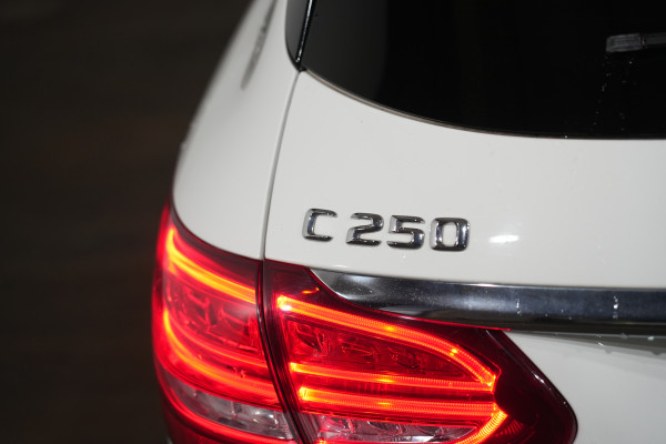 2016 Mercedes-Benz C-Class C250 SUV image 9