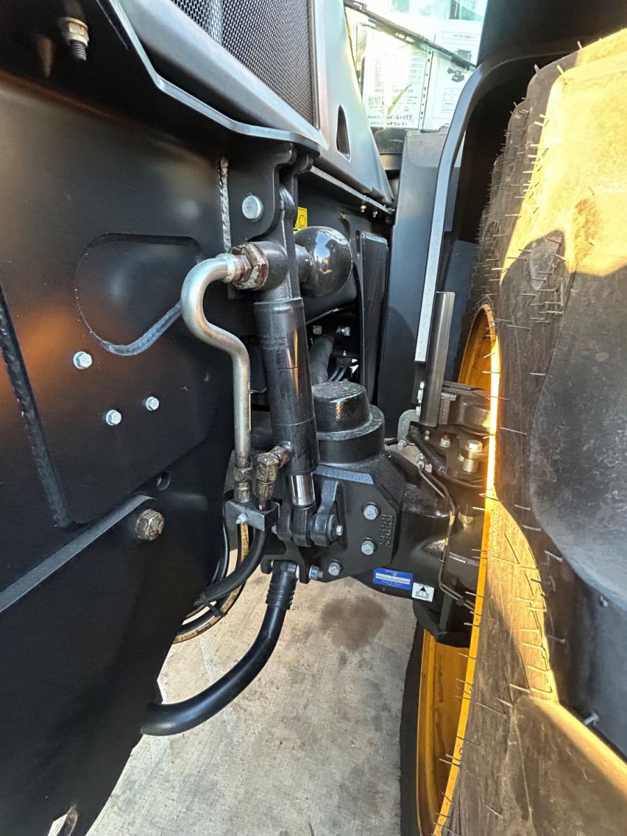 2026 JCB FASTRAC Other Image 9
