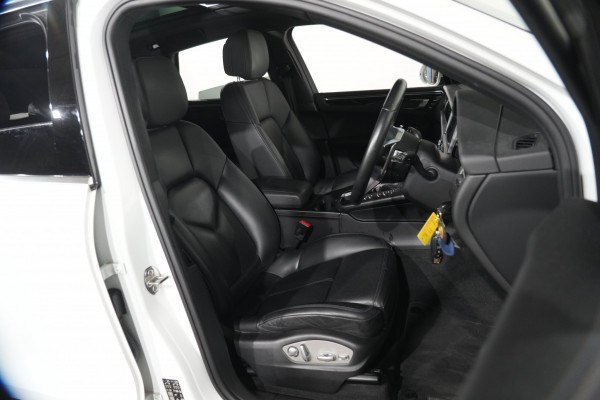 2019 Porsche Macan S SUV image 26