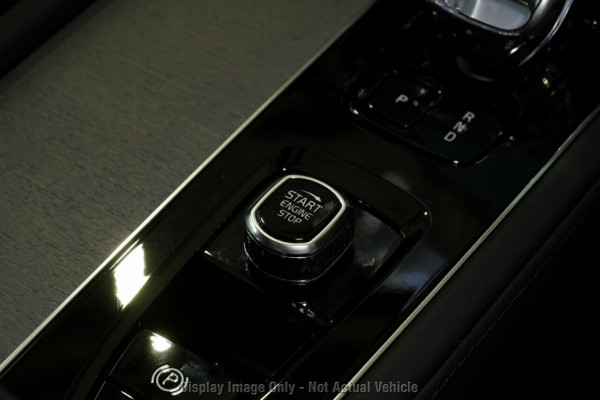 2026 Volvo XC90 L Series Ultra B5 Dark SUV Image 16