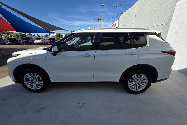 2024 Mitsubishi Outlander ZM LS SUV