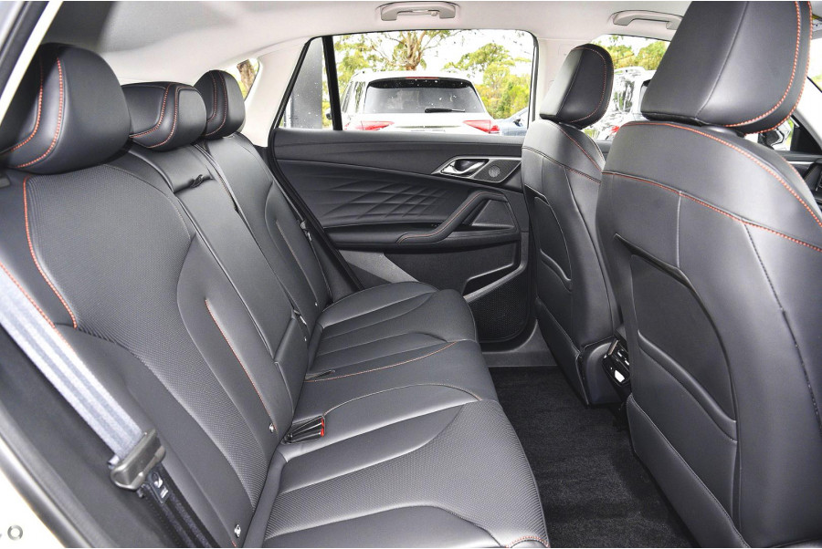 2024 MY25 MG HS AS33 Essence SUV Image 8