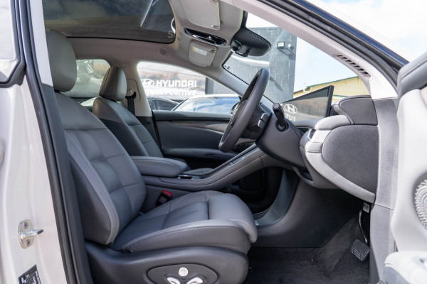 2026 MG IM6 100 RWD EV SUV Image 12