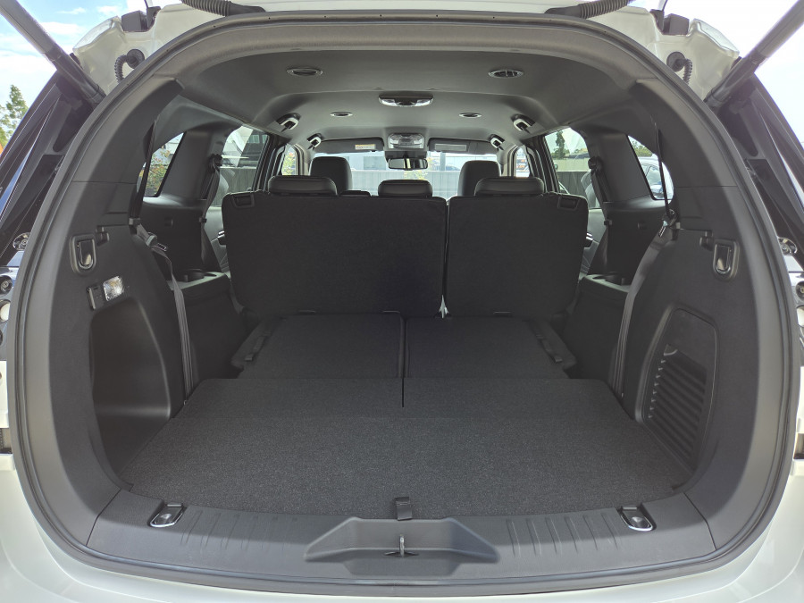 2025 MY25.5 Isuzu MU-X RJ LS-T SUV Image 12
