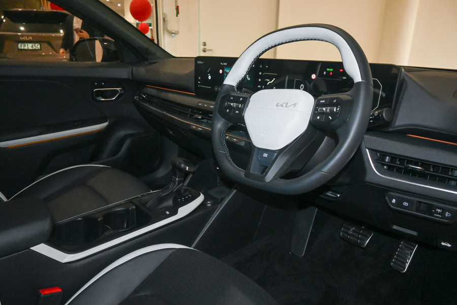 2025 Kia K4 CL4m GT-Line Sedan Image 7