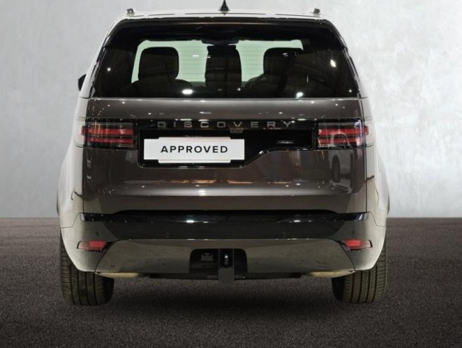 2025 Land Rover Discovery Series 5 D350 Dynamic SE SUV Image 7
