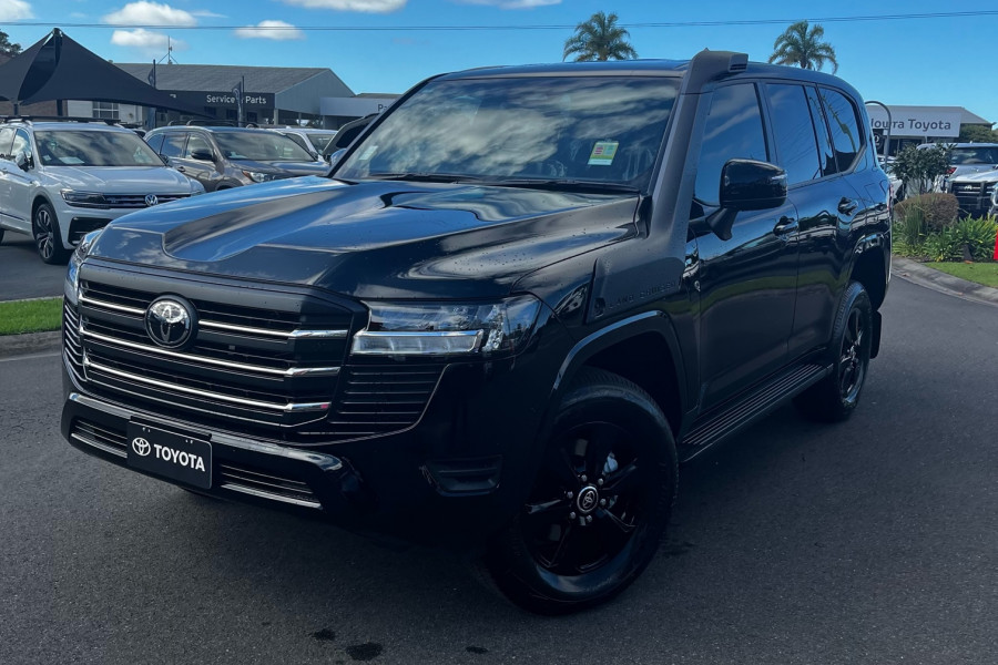 2025 Toyota LandCruiser FJA300R GX 'DARK KNIGHT' SUV Image 6