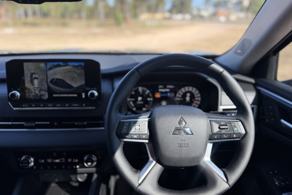 2025 MY24 Mitsubishi Outlander ZM PHEV Exceed SUV Image 11