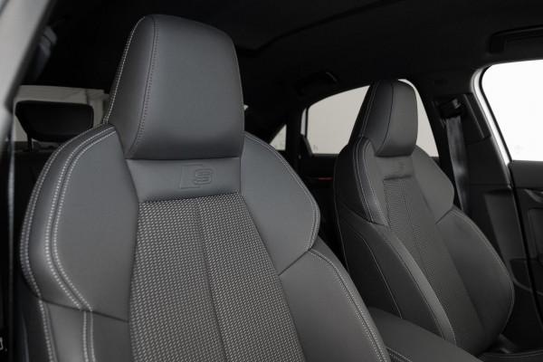 2025 Audi A3 GY 35 TFSI S line Sedan image 9