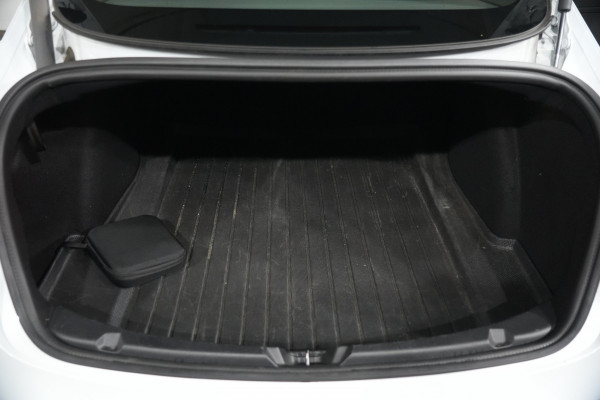 2022 Tesla Model 3  Rear-Wheel Drive Sedan Image 24