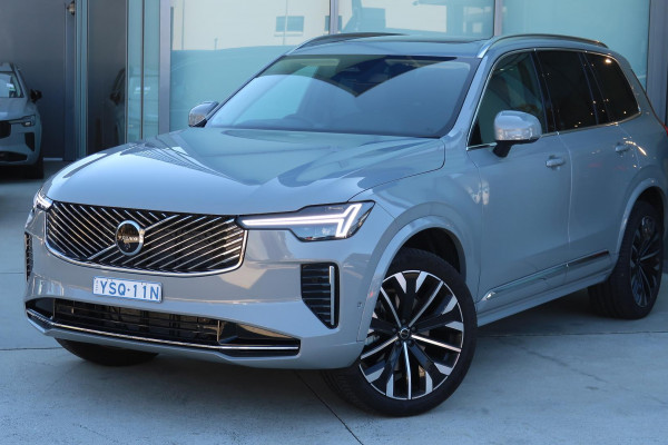 2025 Volvo XC90 L Series Ultra B5 Bright SUV Image 4