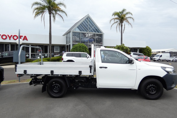 2021 Toyota HiLux TGN121R WORKMATE 4X2 Cab Chassis Image 5