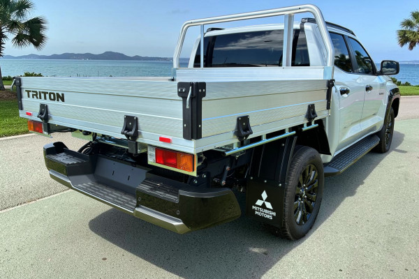 2025 Mitsubishi Triton MV  GSR Cab Chassis Image 6