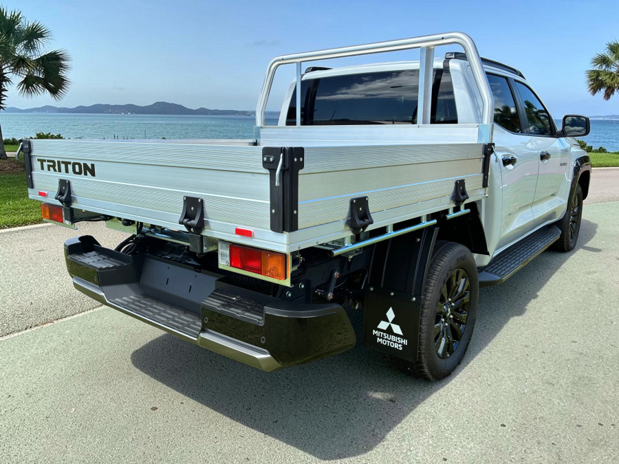 2025 Mitsubishi Triton MV  GSR Cab Chassis Image 6