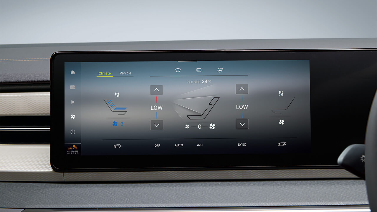 Dual zone automatic air conditioning Image