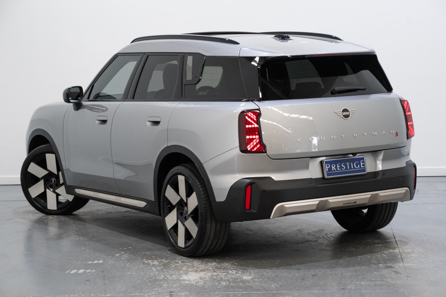 2024 MINI Countryman S Favoured SUV