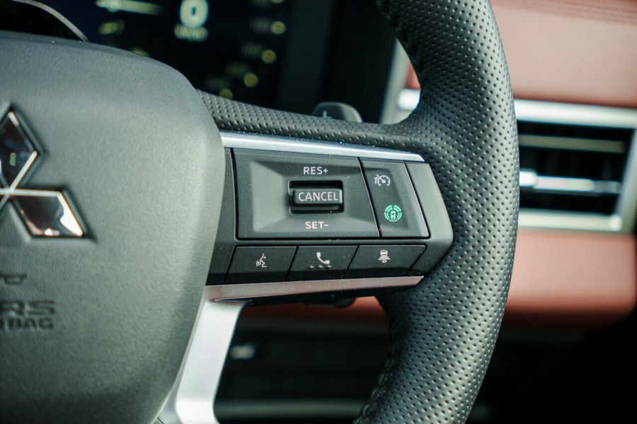 2025 Mitsubishi Outlander ZM Exceed Tourer SUV Image 13