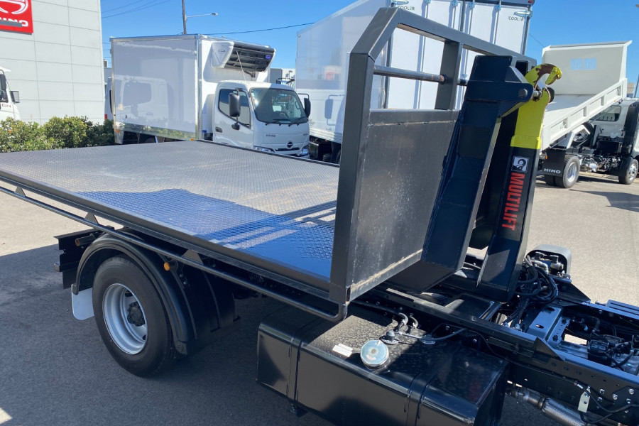 2024 Hino 921 Hook Lift 300-Series Tipping Tray Image 8