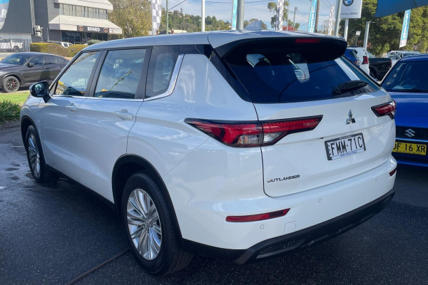 2024 Mitsubishi Outlander ZM ES SUV