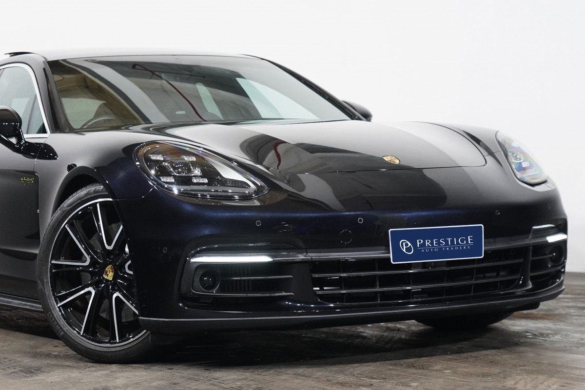 2018 Porsche Panamera 4 E-Hybrid Coupe Image 2