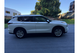 2023 MY24 Mitsubishi Outlander ZM LS SUV