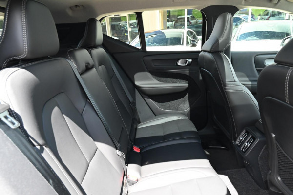 2025 MY26 Volvo XC40 XZ Ultra B4 Bright SUV Image 14