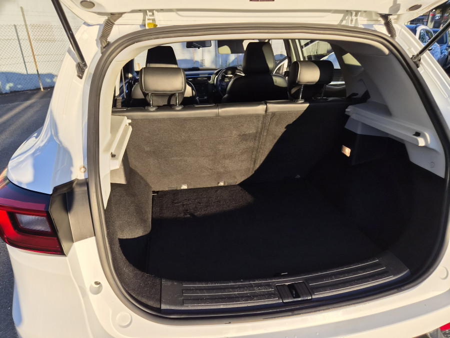 2021 MG ZS AZS1 Essence SUV Image 20