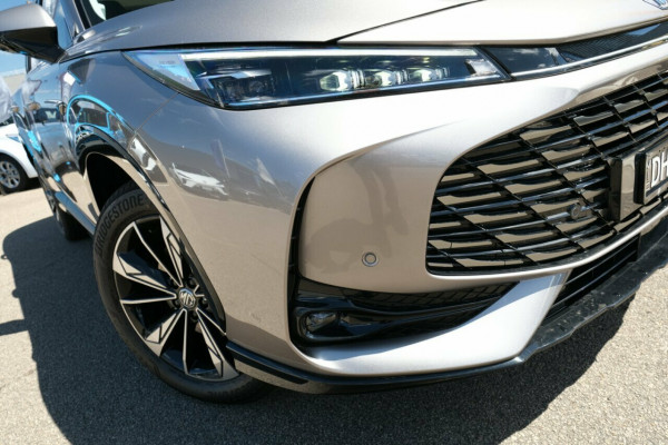 2024 MY24.5 MG HS AS33 Essence SUV Image 2