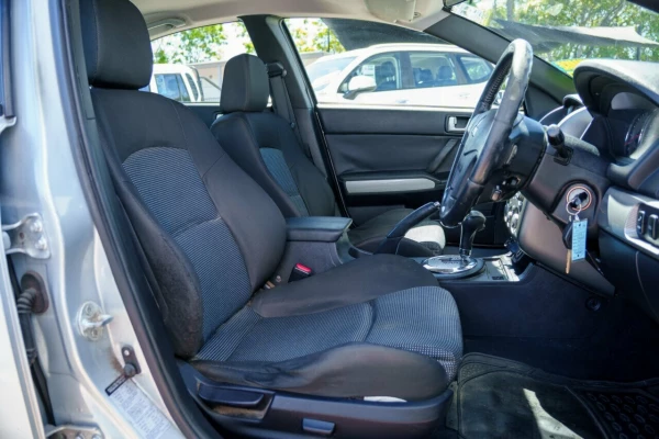 2008 Mitsubishi 380 DB Series III SX Sedan Image 13
