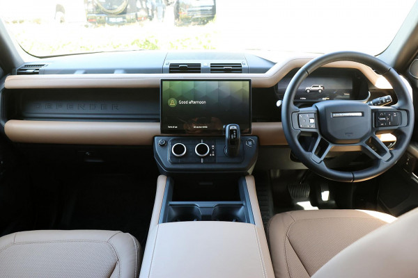 2026 Land Rover Defender L663 110 P425 X-Dynamic SE SUV image 4